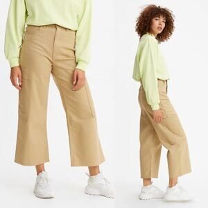 Levi’s high waisted wide leg utility‎ crop tan khaki pants size 32 minimalist
